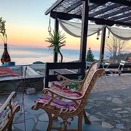 פליאוס פנטלימון Traditional Guesthouse Erato מראה חיצוני תמונה