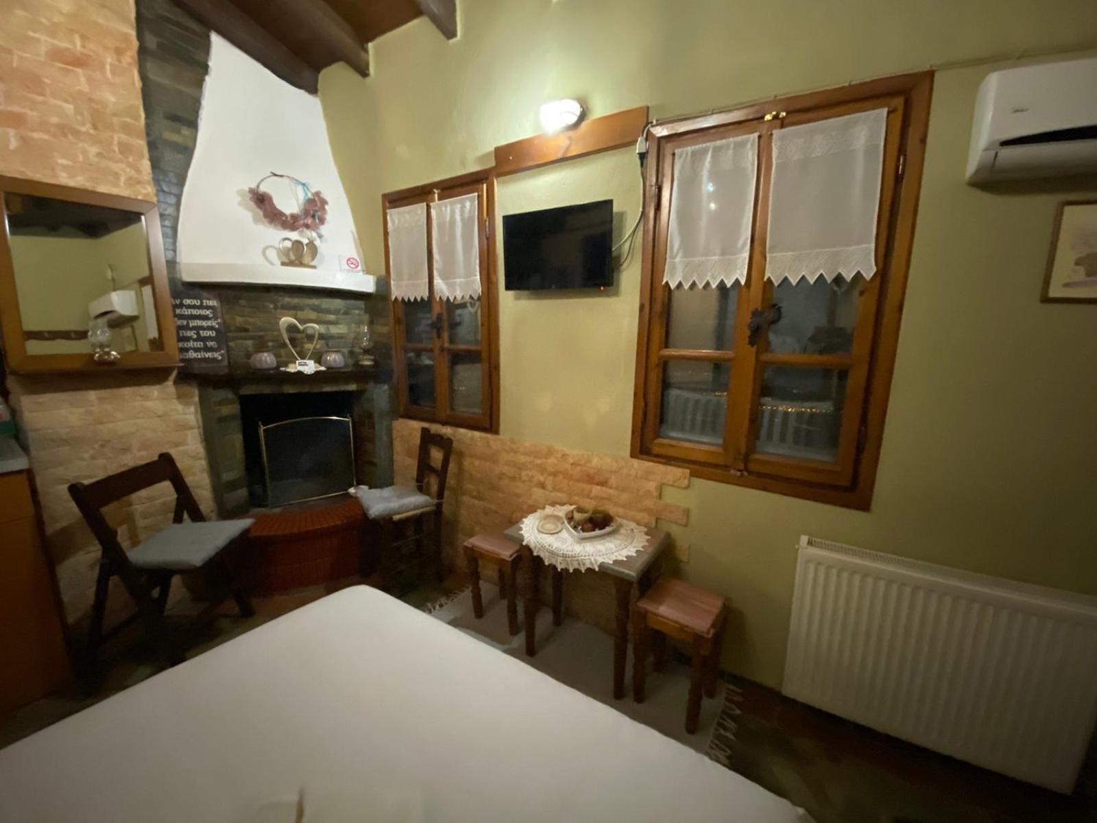 פליאוס פנטלימון Traditional Guesthouse Erato מראה חיצוני תמונה