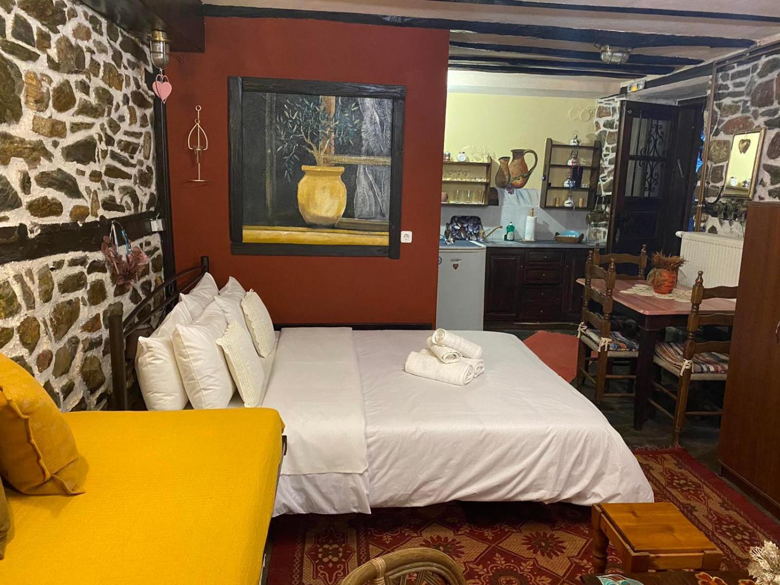 פליאוס פנטלימון Traditional Guesthouse Erato מראה חיצוני תמונה